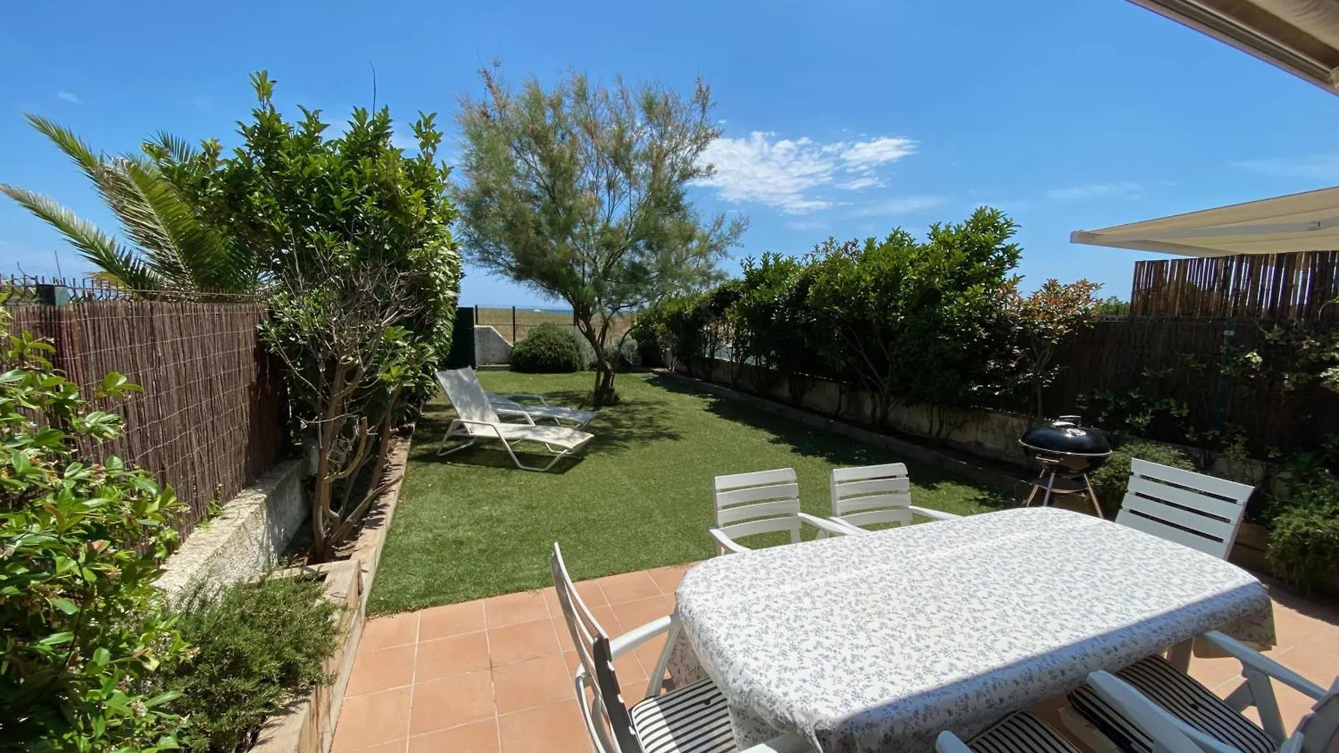 Les Dunes 2044 Torroella de Montgrí 0*,  Ισπανία